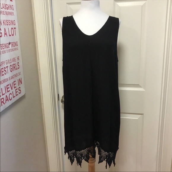 NWOT ASTR Black Dress w| Crochet Hem, Large - Picture 1 of 6